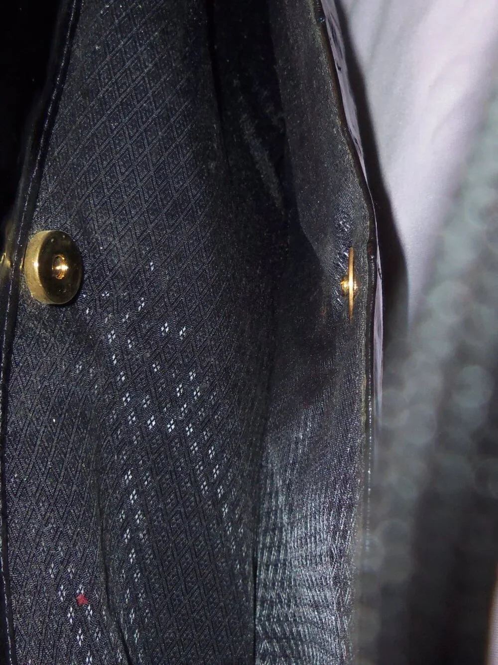 Genuine EEl Black Purse
